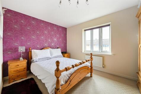 Bedroom 1.jpg