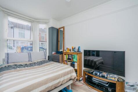 Bedroom reverse.jpg