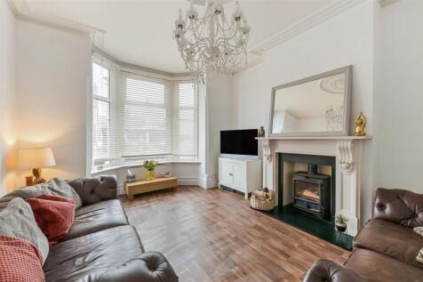 Living Room.jpg