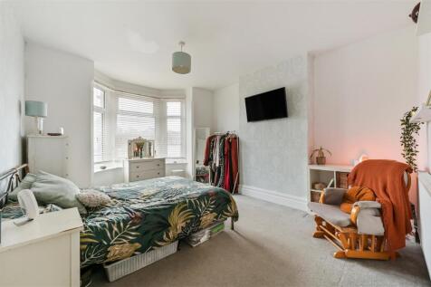 Bedroom One.jpg