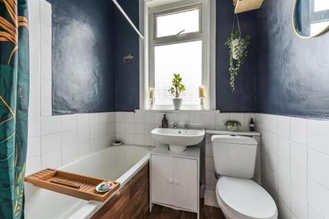 Bathroom.jpg