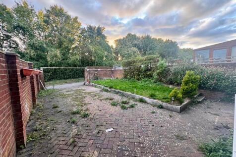 Garden / Parking