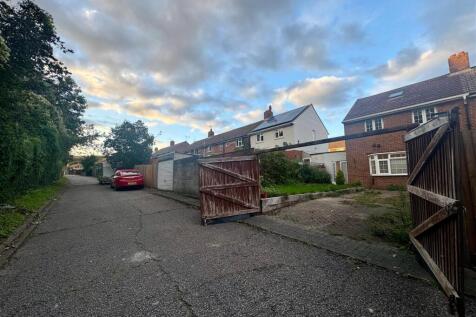 Garden / Parking