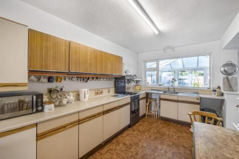 Kitchen to rear.jpg