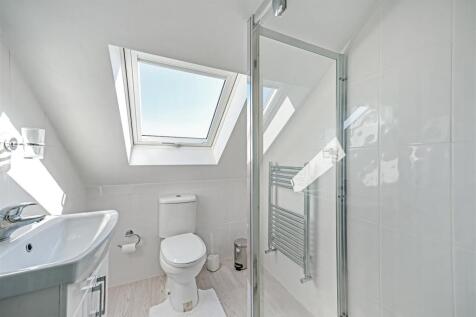 Upstairs bathroom.jpg