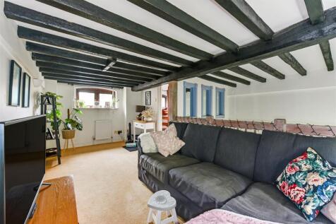 Lounge to Dining Area.jpg