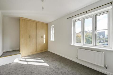 Bedroom 1.jpg