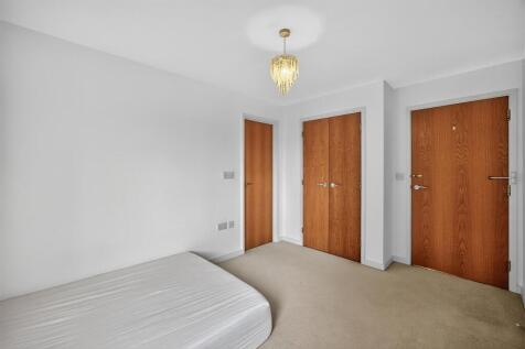 Bedroom One to En-suite.jpg