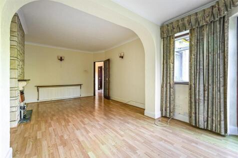 Sitting Room / Dining Area
