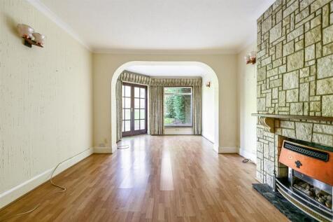 Sitting Room / Dining Area
