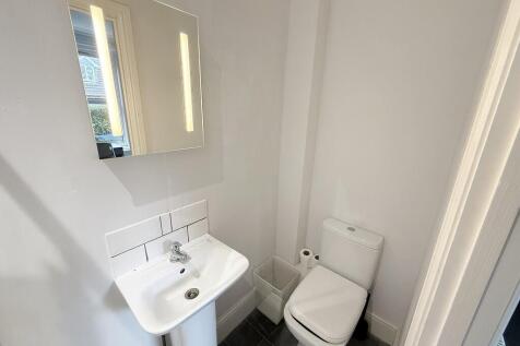 Room 1 Ensuite 