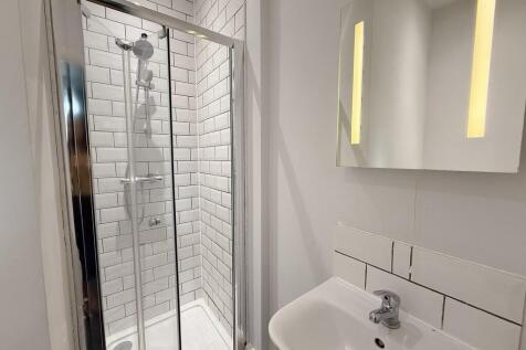 Room 4 Ensuite 