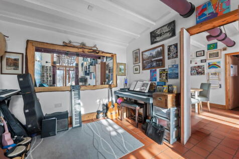 Property Image 16