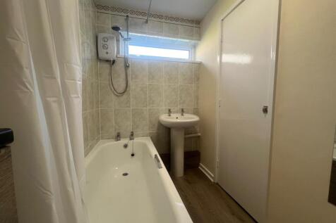 aston bathroom1.jpg