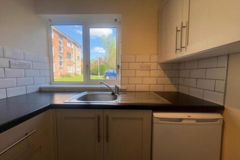 aston kitchen1.jpg