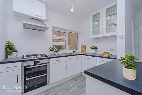 4 - Kitchen - Luxury - 0.jpg