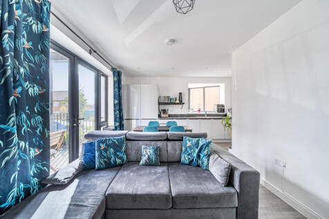 1353188-6-68d1535...