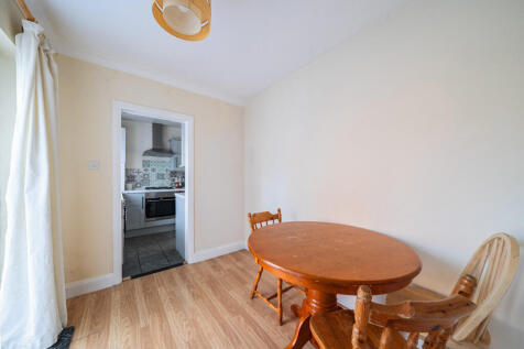 1381738-3-691c4a2...