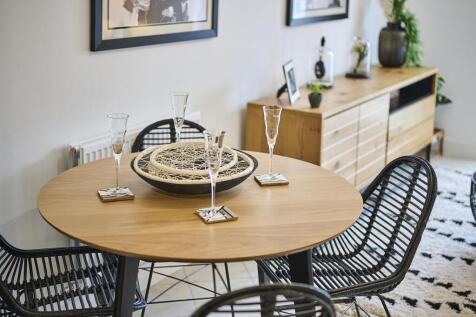 A perfect space for entertaining friends &amp; family