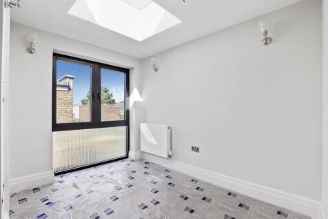 15848309 (8)_enhanced.jpg