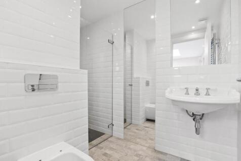 15848309 (4)_enhanced.jpg