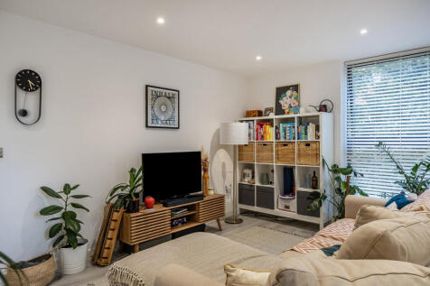 1343714-5-68b1c94...