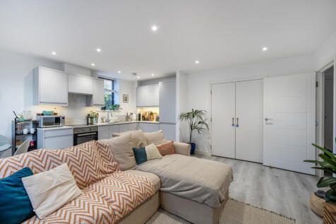 1343714-9-68b1c95...