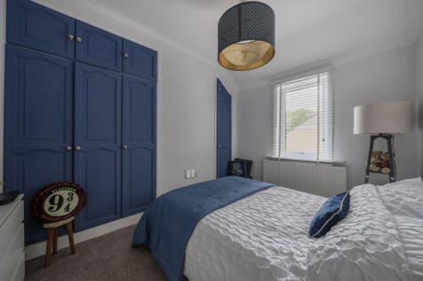 1287688-2-6825e51...