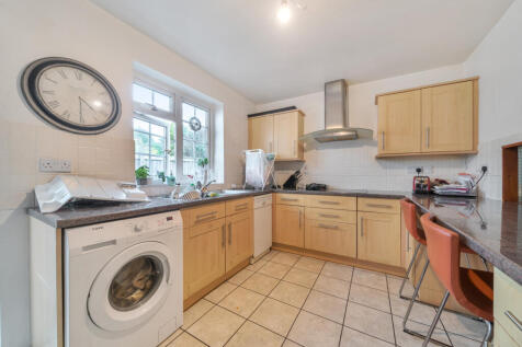 1364747-3-6904057...