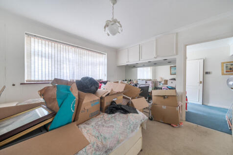 1364747-4-690405a...