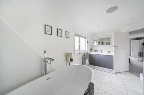 Master En-Suite