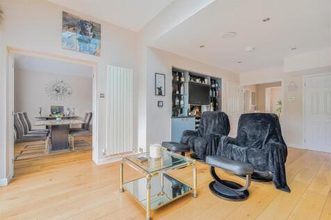 Kitchen/Lounge
