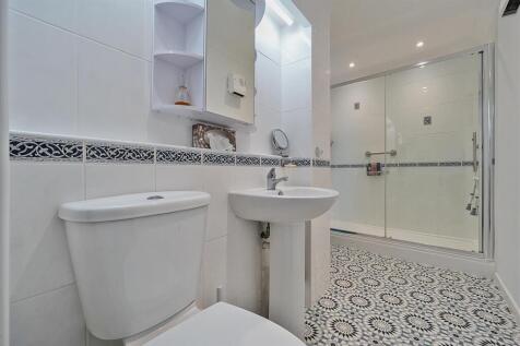 Family Shower Room