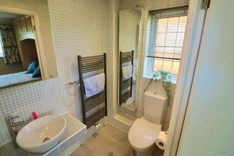 Bathroom (En-suite)