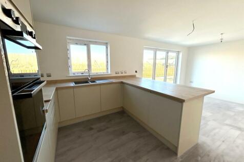 KITCHEN 2.jpg