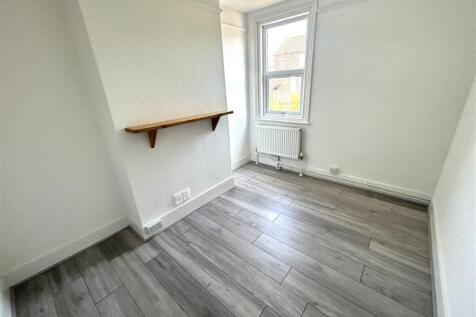 01323 438506