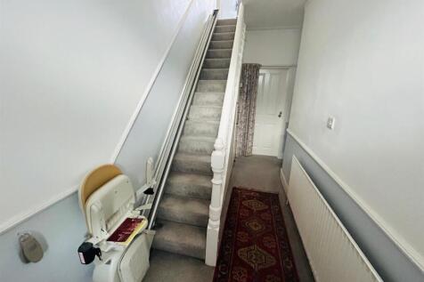 01323 438506