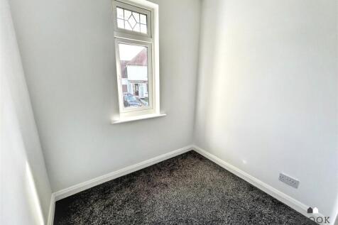 01323 438506