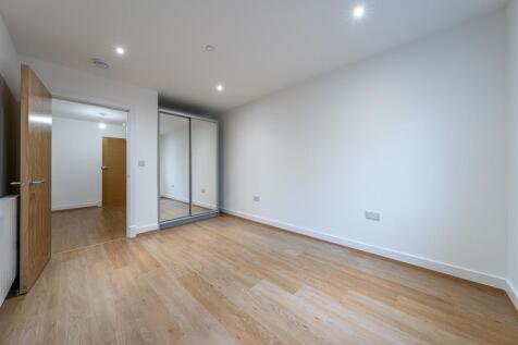 Flat-72-Whyteleaf...