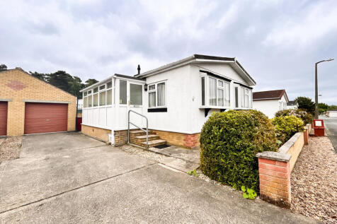 Exclusive Over 50s Park Home on Kerries Walk, Par