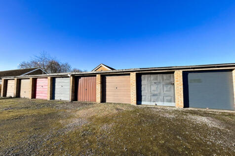 Garage &#43; Parking