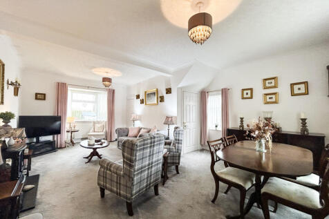 Lounge / Dining Room