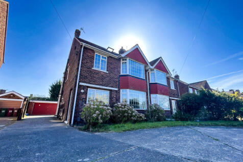 A Spacious Family Home in a Prime Ashby Road Loca