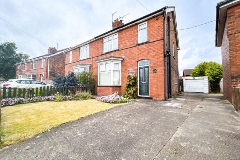 Ideal First-Time Buy - Well Located 3-Bed Semi wi