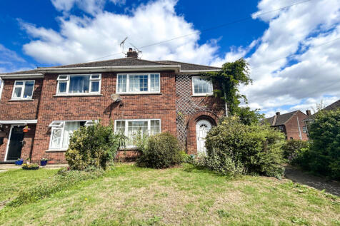 Spacious Three-Bedroom Semi-Detached Home on Gene