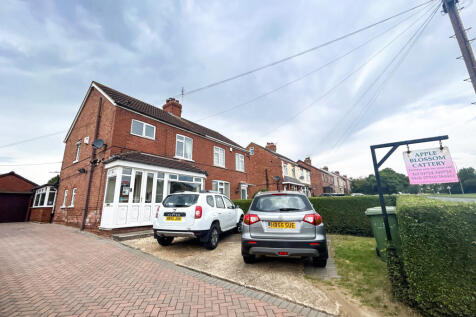 Unique Lifestyle Opportunity ¿ Family Home with