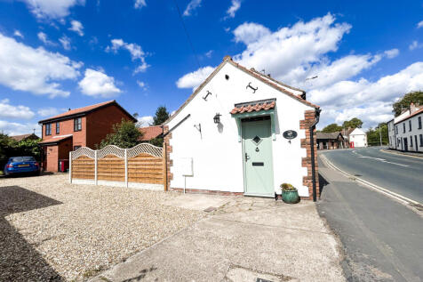 Renovated Two-Bedroom Cottage in Messingham