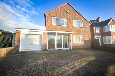 Spacious 3-Bedroom Detached Family Home on Glover