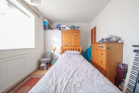 Davidson Frost-Wellings, DFW, Honeypot Lane, Bed.j