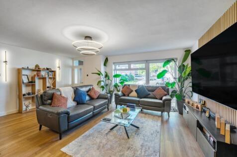 Davidson Frost-Wellings, DFW, White House Drive, L